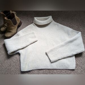 LAST CHANCE / DONATING H&M High Neck Cropped Oversized Ribbed Wool Blend Sweater